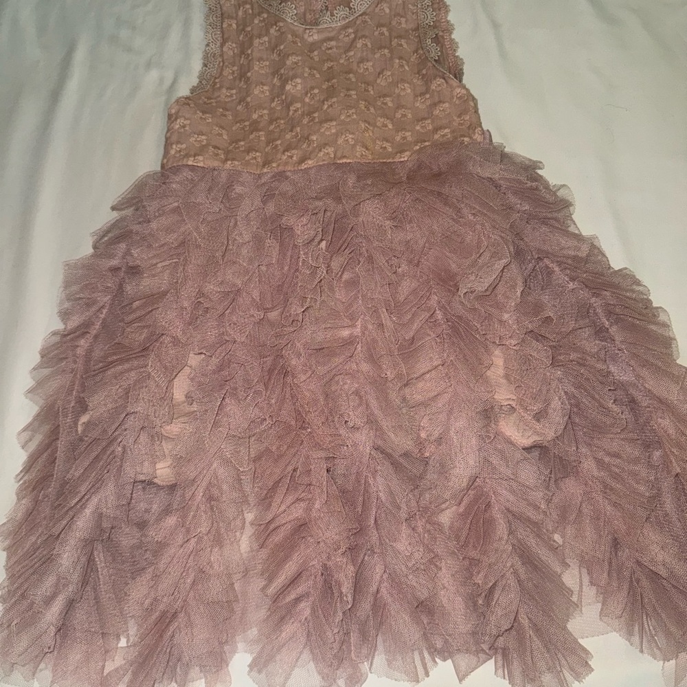 Girls Lace Ruffled Dress in Dusty Rose size 110 (3/4)
